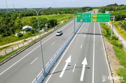 Cao tốc Bến Lức - Long Thành đón gần 25 ngàn lượt xe trong ngày đầu khai thác