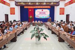 Thường trực HĐND phường Pleiku đối thoại với 100 trẻ em