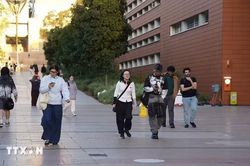 Australia siết thị thực du học, ngăn chuyển trường để kéo dài lưu trú