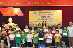 Hội Khuyến học tỉnh Lào Cai trao 60 suất học bổng tại Bảo Thắng