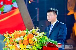Diễn văn của đồng chí Bí thư Tỉnh ủy Trần Huy Tuấn tại Lễ kỷ niệm 60 năm Ngày hy sinh của Mười nữ dân quân pháo phòng không Lam Hạ