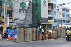 Metro số 2 đồng loạt dựng rào, nhiều tuyến đường TP.HCM đổi luồng từ 10/10