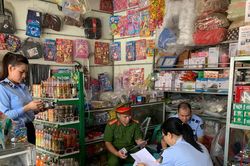Hà Nội: Lực lượng quản lý thị trường xử lý 1.181 vụ vi phạm trong quý III, phạt hơn 12,9 tỉ đồng