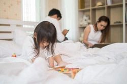 Khi con không còn biết nói cùng ai?