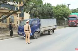 Xử lý 220 trường hợp phương tiện kinh doanh vận tải vi phạm giao thông