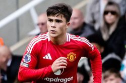 Manchester United đưa ra quyết định bất ngờ về tương lai của tài năng trẻ Harry Amass