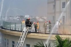 TPHCM: Diễn tập chữa cháy, cứu nạn quy mô lớn tại Bệnh viện Xuyên Á và chung cư 1A-1B Nguyễn Đình Chiểu