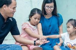 Bộ Y tế nói gì về đề xuất tôn vinh, hỗ trợ BHYT gia đình có 2 con gái dưới 16 tuổi?