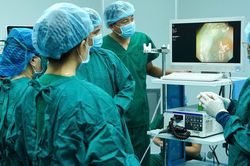Bệnh viện Phổi Nghệ An thực hiện thành công nội soi gây mê sinh thiết màng phổi
