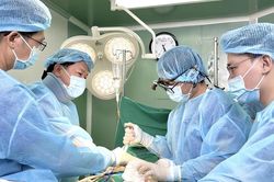 Thẩm mỹ công nghệ cao: Làm đẹp nhưng phải an toàn
