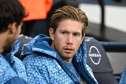 Tước huy chương cầu thủ Man City có công bằng?
