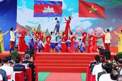 Khai trương cặp Cửa khẩu quốc tế Khánh Bình - Chrey Thom