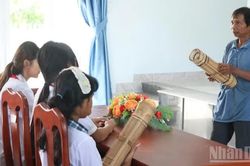 Khánh Hòa: Học sinh Raglai nối dài tiếng đàn Chapi giữa núi rừng