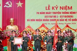 Bệnh viện Quân y 4 đón nhận Huân chương Bảo vệ Tổ quốc hạng Nhất