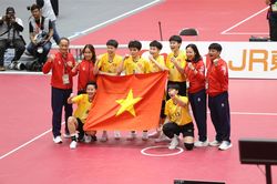 Đội tuyển cầu mây Việt Nam nhận thưởng sau thành tích giành huy chương vàng ASIAD 20