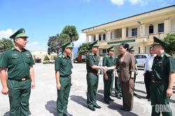 Lãnh đạo Ủy ban Trung ương Mặt trận Tổ quốc Việt Nam thăm, động viên cán bộ, chiến sĩ Đồn Biên phòng Sin Suối Hồ