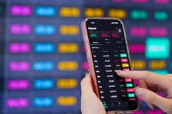 Áp lực bán ròng từ khối ngoại kéo VN-Index giảm 5 phiên liên tiếp