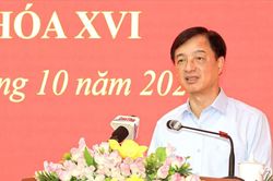 Trưởng Ban Tổ chức Trung ương Nguyễn Duy Ngọc tiếp xúc cử tri tại TP Cần Thơ