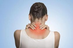 Đau cổ vai gáy: Coi chừng bỏ qua dấu hiệu bệnh lý thần kinh