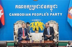 Tổng Lãnh sự Nguyễn Trung Hiếu thăm và làm việc tại Ban Đối ngoại Trung ương Đảng Nhân dân Campuchia (CPP)