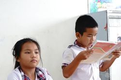 Sách giáo khoa mới: 'Đừng bắt trẻ học những thứ lên lớp 12 vẫn chẳng dùng'