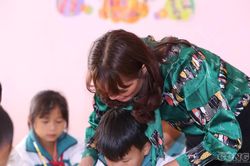 Bản quyền sách giáo khoa được xác định là tài sản Nhà nước, Bộ GD&ĐT tính phương án phát miễn phí