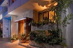 Cải tạo nhà cũ thành nơi ở kết hợp làm việc