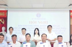 Huế bàn giao 190 nhân lực y tế về Trạm Y tế cấp xã