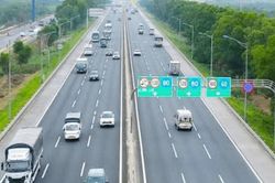 Cao tốc Bắc - Nam giảm xe, vì sao vẫn cao hơn bình quân?