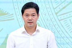 Thứ trưởng Bộ Y tế nêu giải pháp kiểm soát việc nâng giá thuốc, thiết bị y tế nhập khẩu