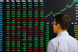 Bộ Tài chính: Sẽ sửa Luật Chứng khoán để thu hút nhà đầu tư