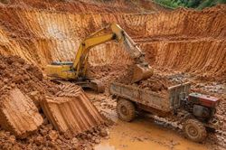 Xây lắp An Giang khai thác trái phép 2,3 triệu m³ đất trong 9 năm