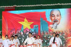 Người thầy truyền lửa võ thuật cho học trò