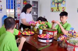 Từ đôi tay đặc biệt đến những mùa hoa
