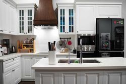 Nhiều căn bếp triệu đô vẫn để tủ lạnh 'lộ thiên'?