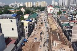 Nỗ lực thông xe đường Lĩnh Nam dịp 10/10