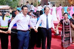 Không gian giao lưu, hội tụ những sắc màu văn hóa