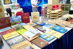 Hội sách Hà Nội lần thứ XI: Sách mở tri thức, công nghệ dẫn tương lai