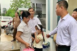 Nghệ An yêu cầu xử lí nghiêm hành vi cản trở học sinh đến trường