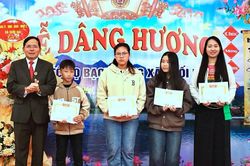 Chuyện về dòng họ học tập tiêu biểu dưới chân núi Tản