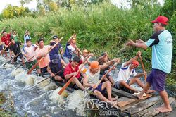 Rộn ràng tập luyện, chuẩn bị giải đua ghe Ngo mini mừng lễ Sene Dolta