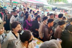 Khách xếp hàng dài mua gỏi Thái ở Cần Thơ