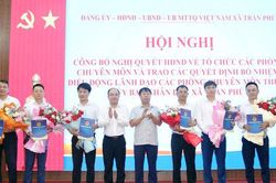 Xã Trần Phú kiện toàn tổ chức các phòng chuyên môn