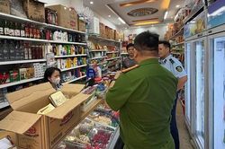 Bày bán thuốc lá nhập lậu, chủ cơ sở ở Hà Nội bị phạt 9,5 triệu đồng