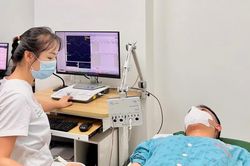 Hít 50 quả bóng cười mỗi ngày, nam thanh niên 24 tuổi tổn thương thần kinh, yếu tứ chi