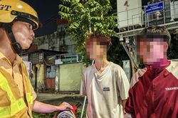 Hà Nội: Tuần tra đêm, xử lý hàng chục thanh thiếu niên vi phạm giao thông