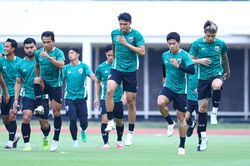 Hai nhân chứng cho thời đại vàng son của tuyển Thái Lan