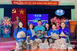 Nữ cán bộ Đoàn 'ươm mầm' thoát nghèo