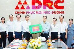 Chủ tịch UBND TP Đà Nẵng thăm và làm việc tại DRC