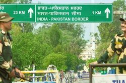 Ấn Độ, Pakistan triệu tập quan chức ngoại giao của nhau sau vụ đụng độ biên giới